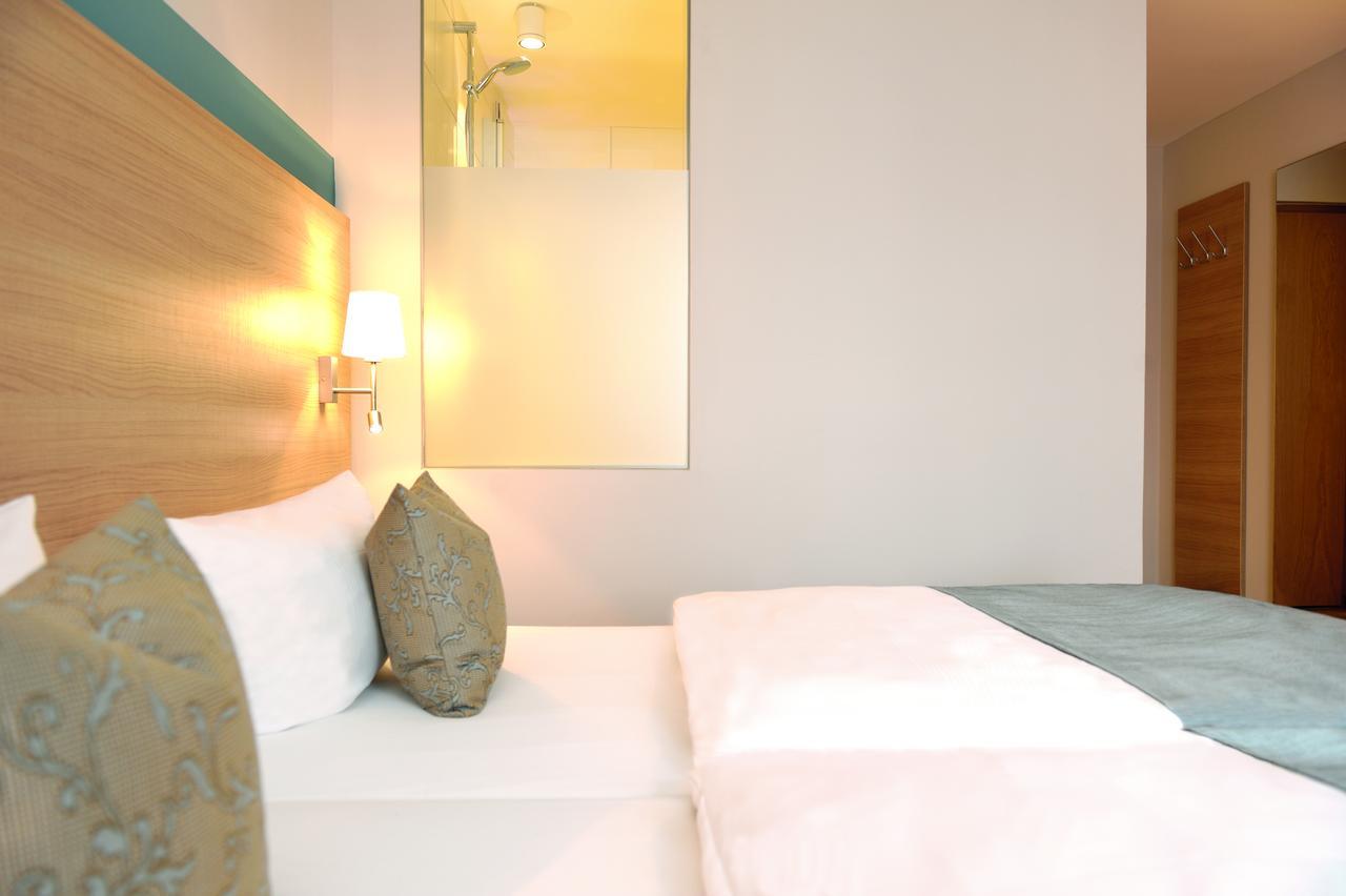Hotel & Roehrl